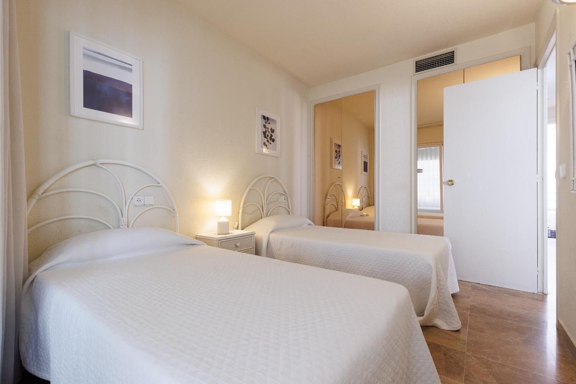Uhc Center Apartments Salou Exterior photo